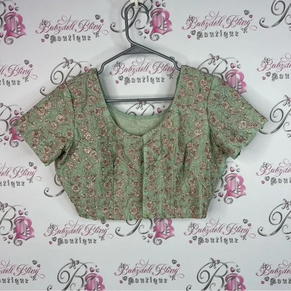 Top embroidered sequins floral flowers cropped Green Floral Women's Top - Picture 3 of 7